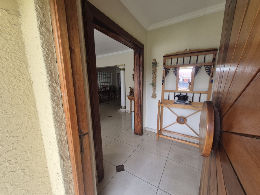 5 Bedroom Property for Sale in Brackenhurst Gauteng