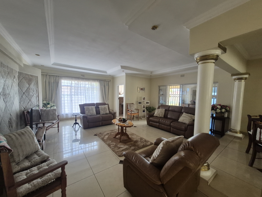 5 Bedroom Property for Sale in Brackenhurst Gauteng