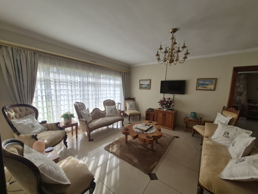 5 Bedroom Property for Sale in Brackenhurst Gauteng