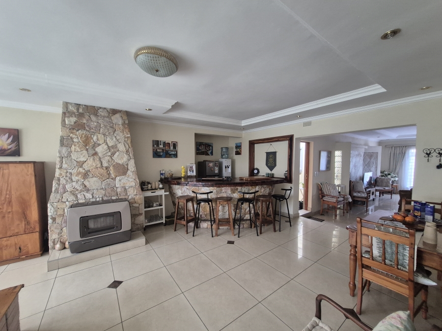 5 Bedroom Property for Sale in Brackenhurst Gauteng