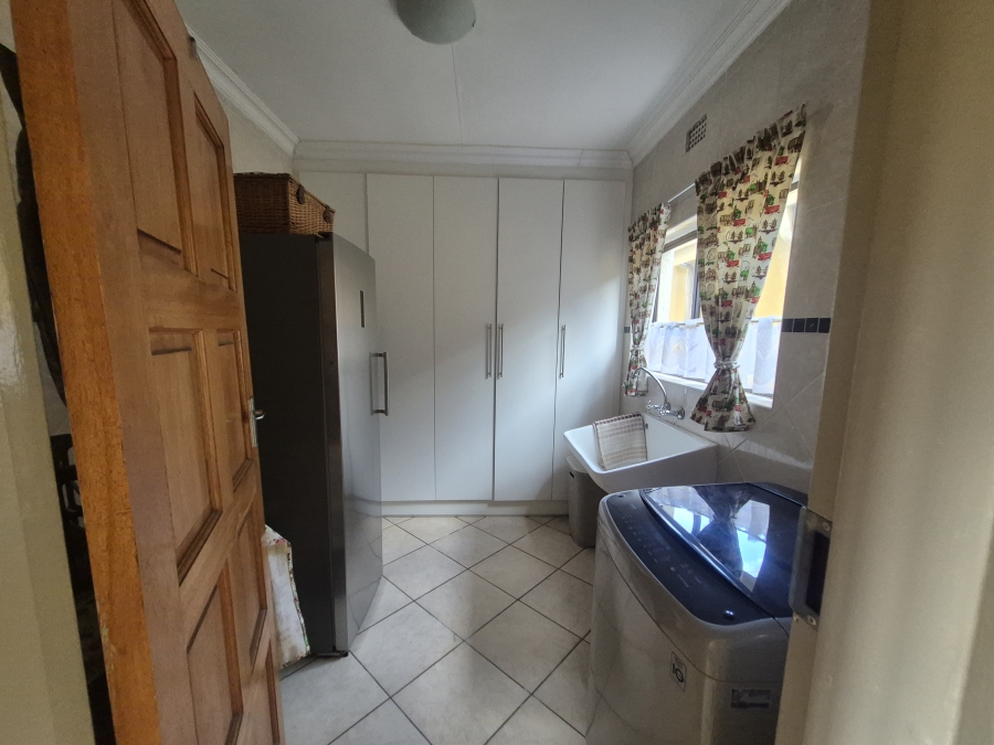 5 Bedroom Property for Sale in Brackenhurst Gauteng