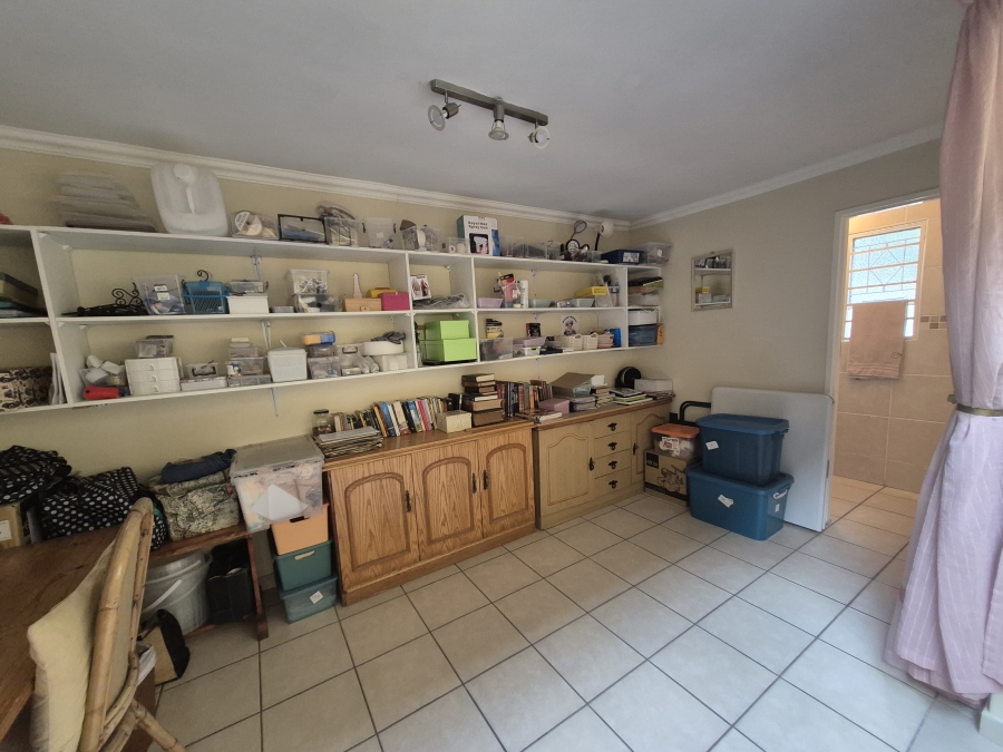 5 Bedroom Property for Sale in Brackenhurst Gauteng