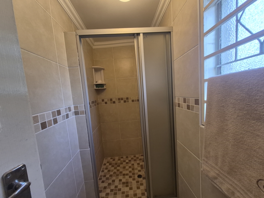 5 Bedroom Property for Sale in Brackenhurst Gauteng