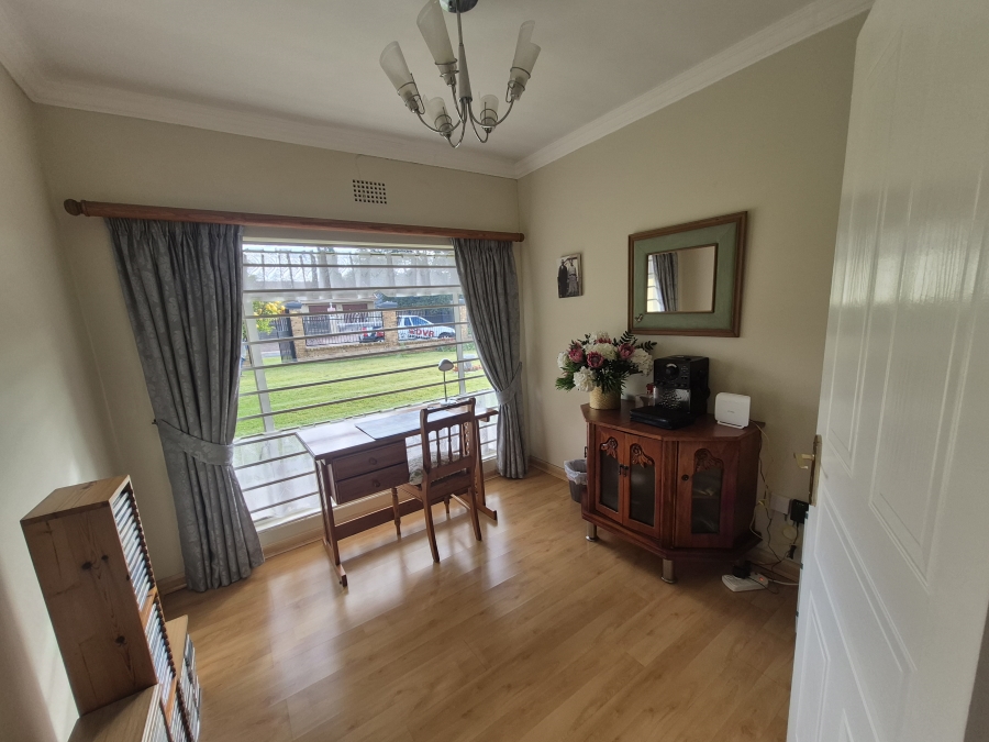 5 Bedroom Property for Sale in Brackenhurst Gauteng