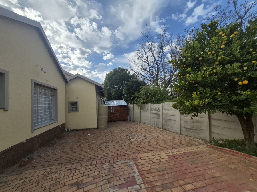 5 Bedroom Property for Sale in Brackenhurst Gauteng