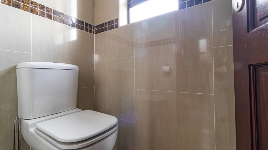 5 Bedroom Property for Sale in Aspen Lakes Gauteng