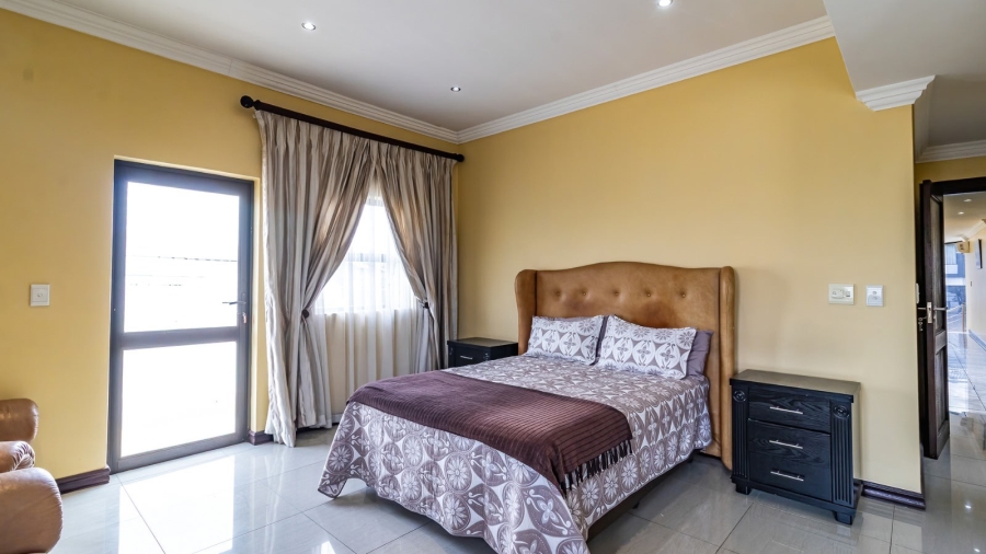 5 Bedroom Property for Sale in Aspen Lakes Gauteng