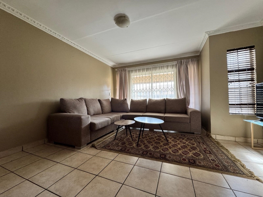 To Let 1 Bedroom Property for Rent in Erand Gardens Gauteng