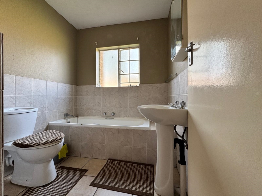 To Let 1 Bedroom Property for Rent in Erand Gardens Gauteng