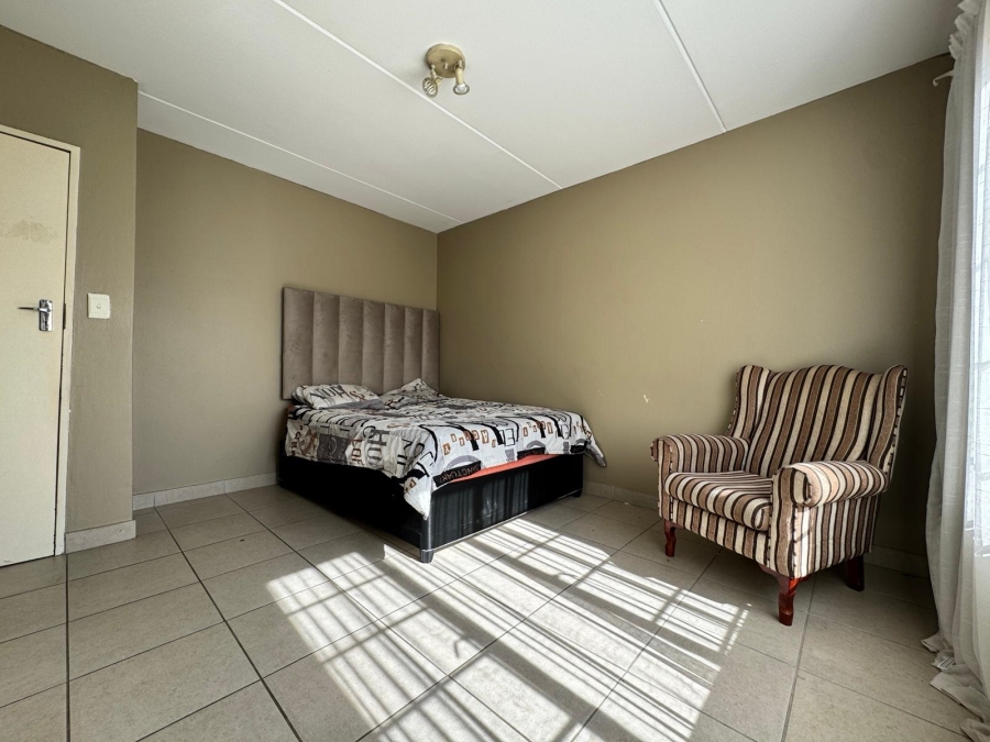 To Let 1 Bedroom Property for Rent in Erand Gardens Gauteng