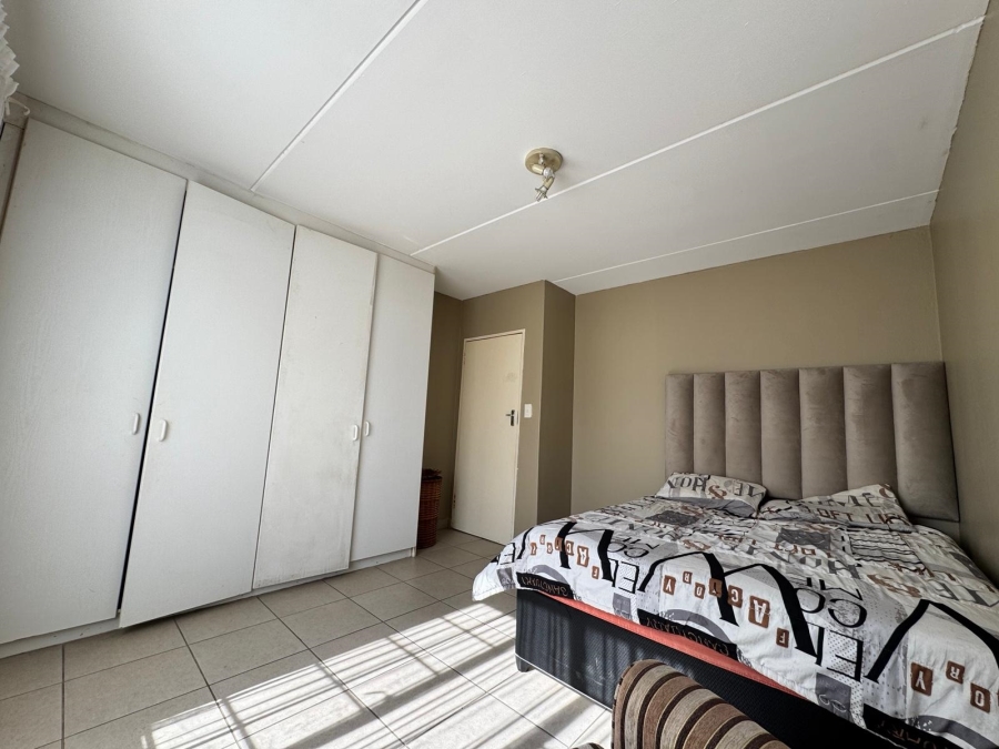 To Let 1 Bedroom Property for Rent in Erand Gardens Gauteng