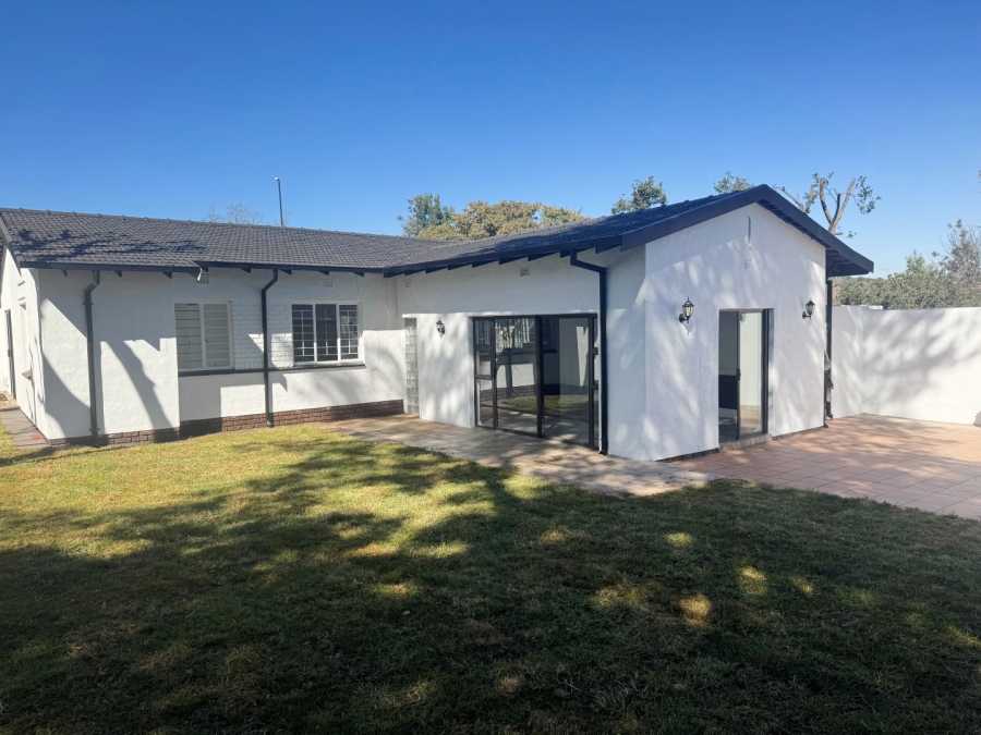 To Let 3 Bedroom Property for Rent in Parkmore Gauteng