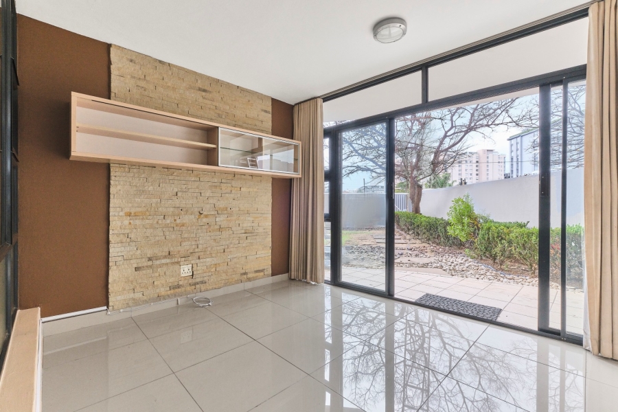 1 Bedroom Property for Sale in Sandown Gauteng