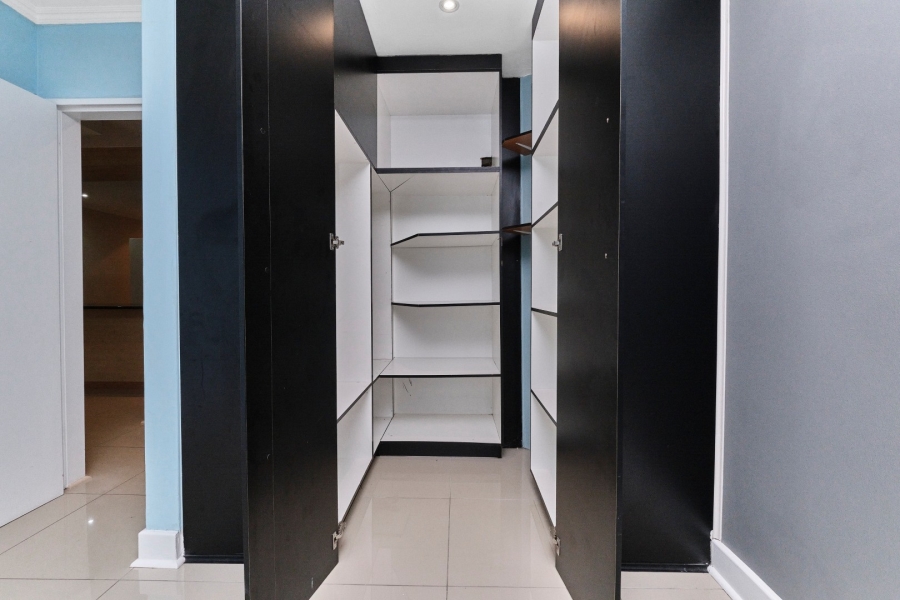 1 Bedroom Property for Sale in Sandown Gauteng
