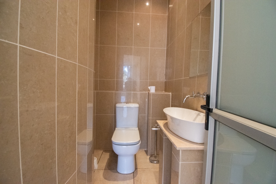 To Let 2 Bedroom Property for Rent in Melville Gauteng