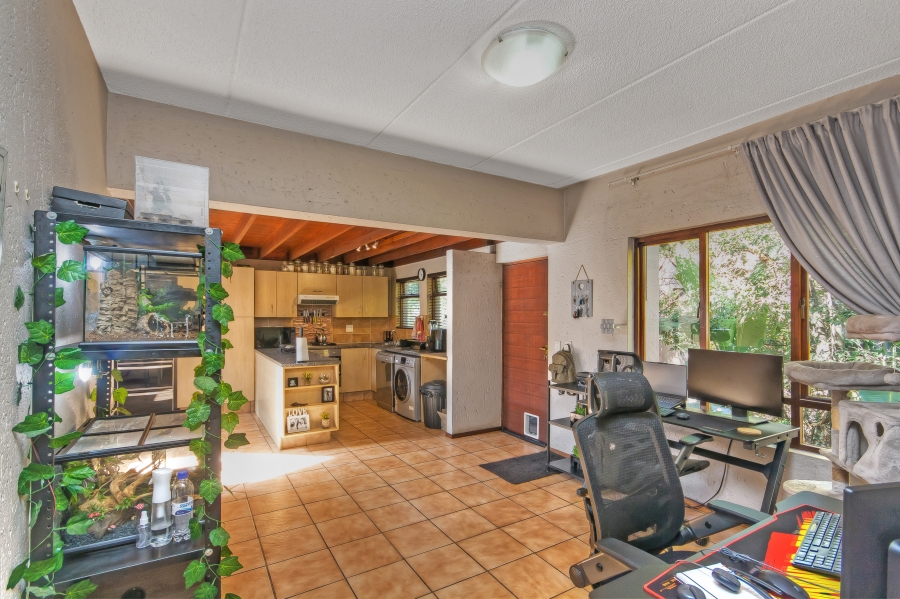 2 Bedroom Property for Sale in Sunninghill Gauteng
