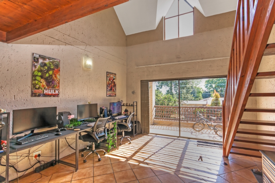 2 Bedroom Property for Sale in Sunninghill Gauteng