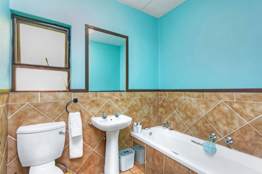 2 Bedroom Property for Sale in Sunninghill Gauteng