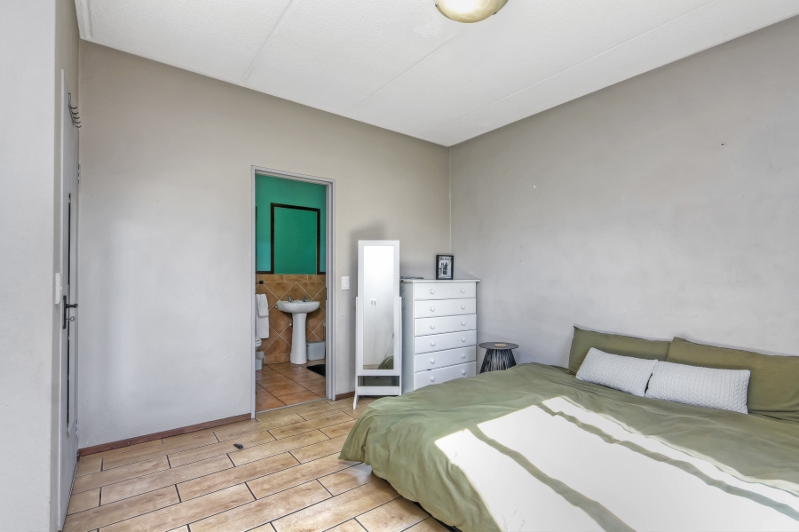 2 Bedroom Property for Sale in Sunninghill Gauteng