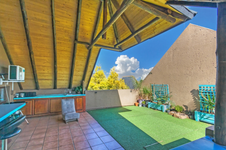 2 Bedroom Property for Sale in Sunninghill Gauteng
