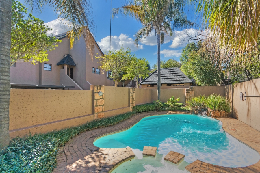 2 Bedroom Property for Sale in Sunninghill Gauteng