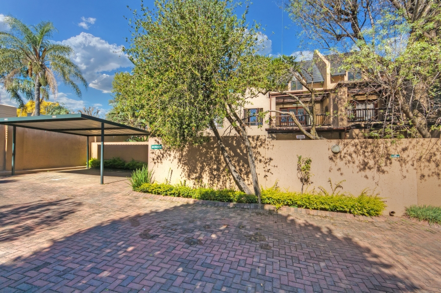 2 Bedroom Property for Sale in Sunninghill Gauteng