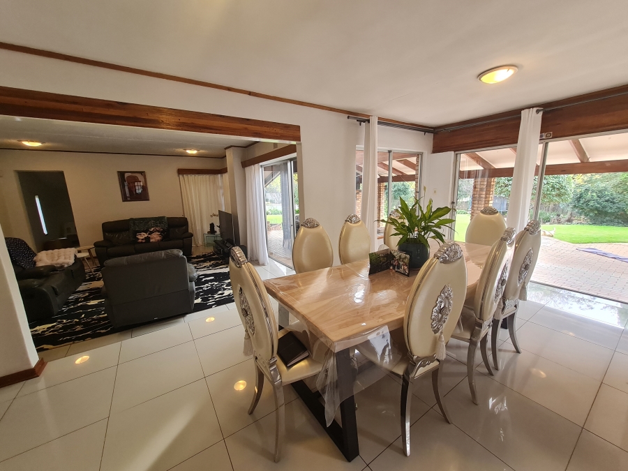 To Let 7 Bedroom Property for Rent in Bryanston Gauteng
