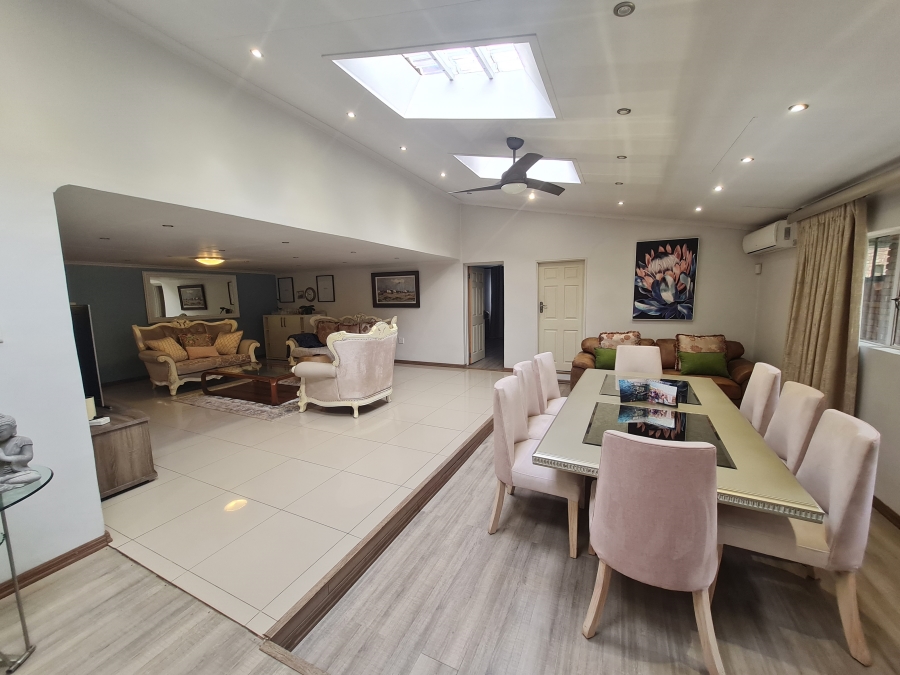 To Let 7 Bedroom Property for Rent in Bryanston Gauteng