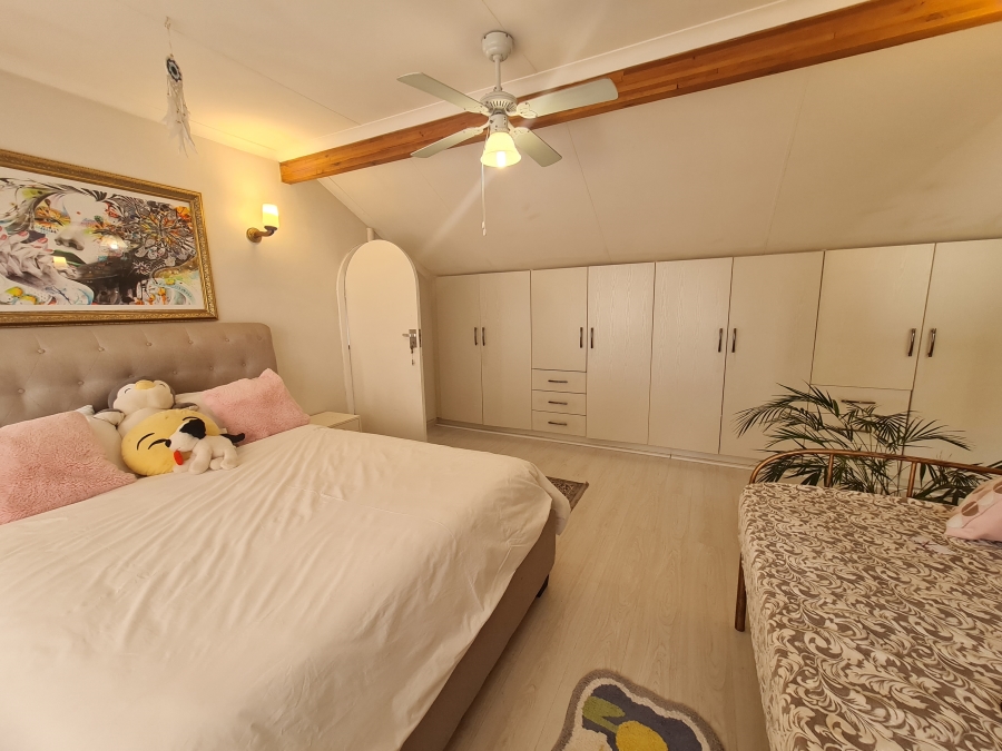 To Let 7 Bedroom Property for Rent in Bryanston Gauteng