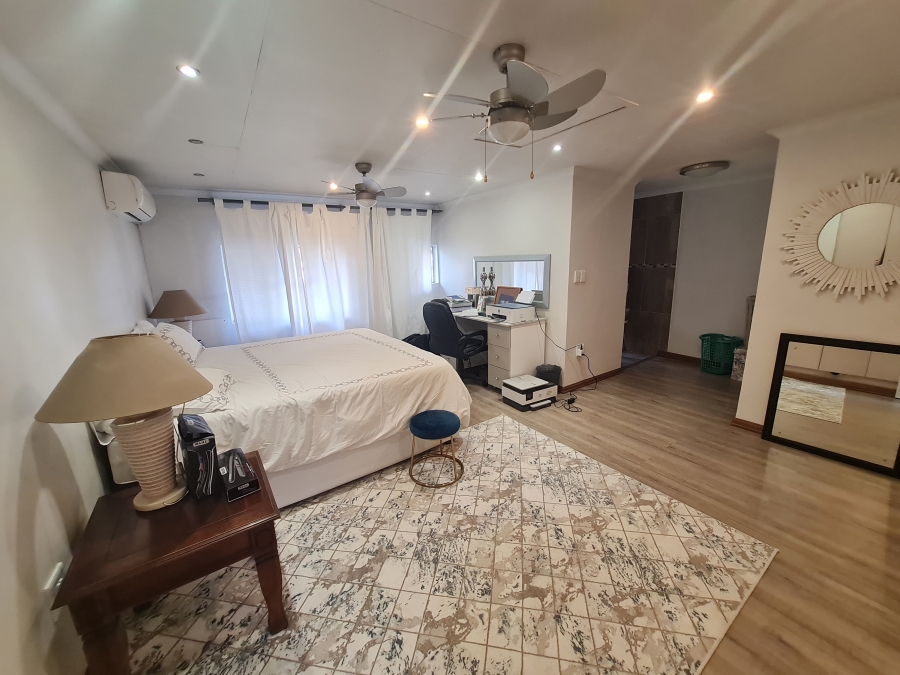 To Let 7 Bedroom Property for Rent in Bryanston Gauteng