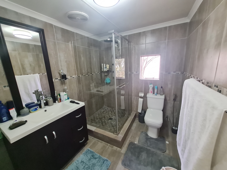 To Let 7 Bedroom Property for Rent in Bryanston Gauteng