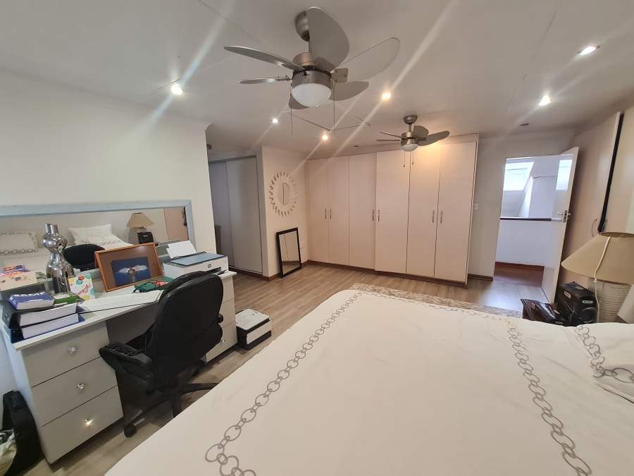 To Let 7 Bedroom Property for Rent in Bryanston Gauteng