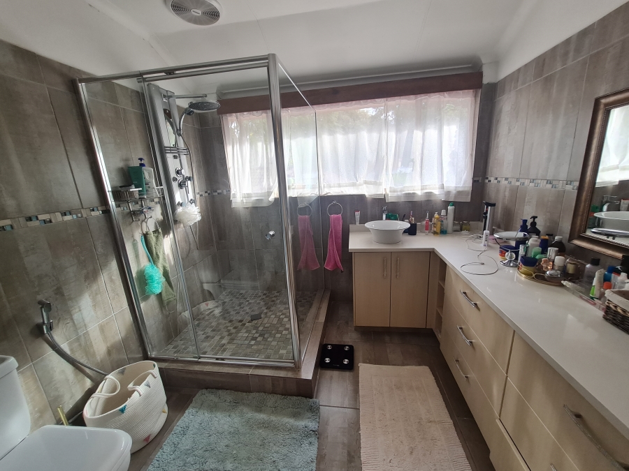 To Let 7 Bedroom Property for Rent in Bryanston Gauteng
