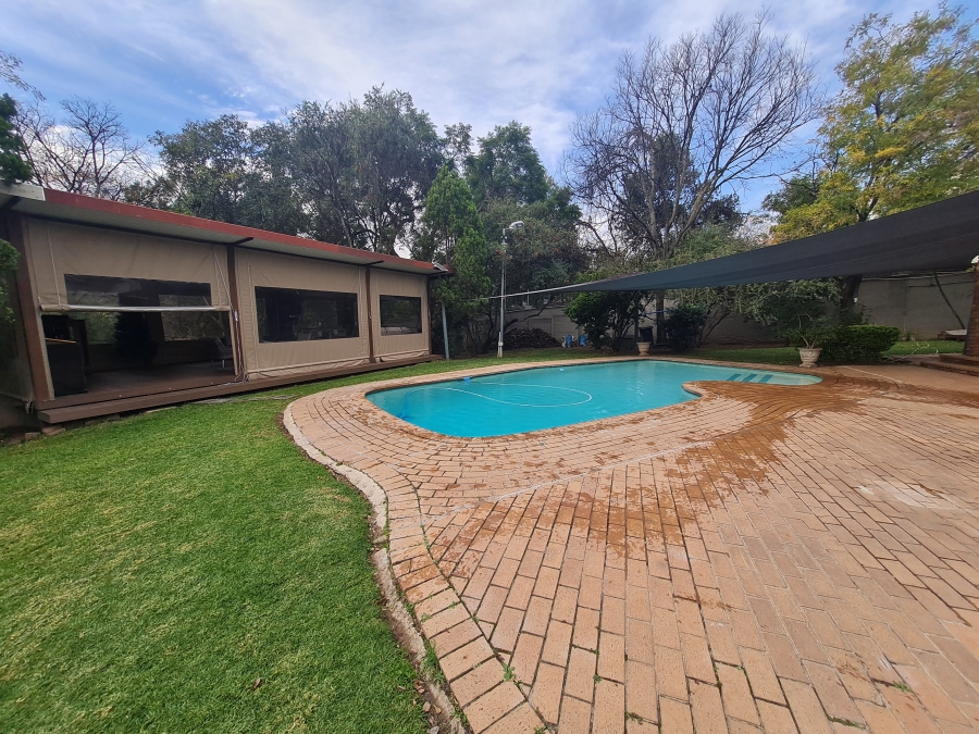 To Let 7 Bedroom Property for Rent in Bryanston Gauteng