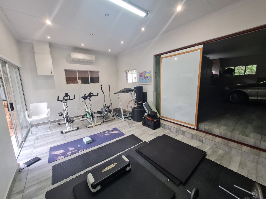 To Let 7 Bedroom Property for Rent in Bryanston Gauteng