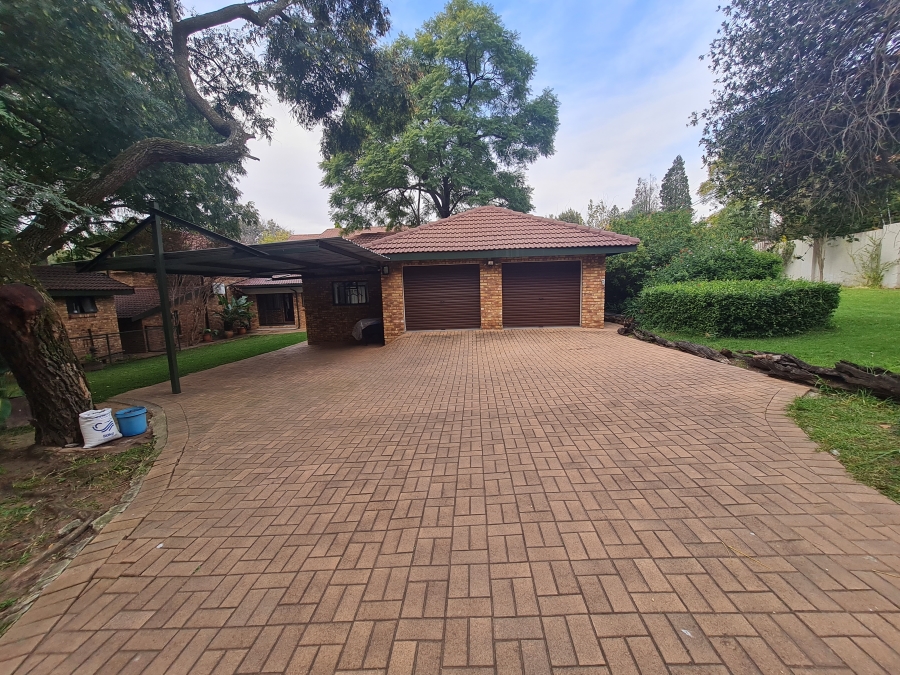 To Let 7 Bedroom Property for Rent in Bryanston Gauteng