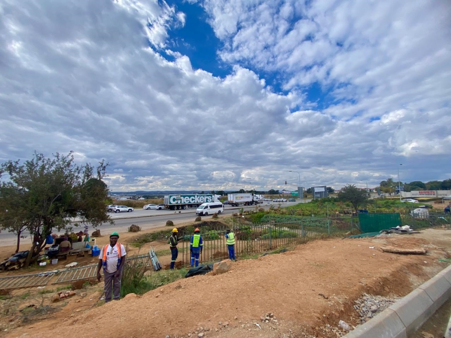 To Let Commercial Property for Rent in Louwlardia Gauteng