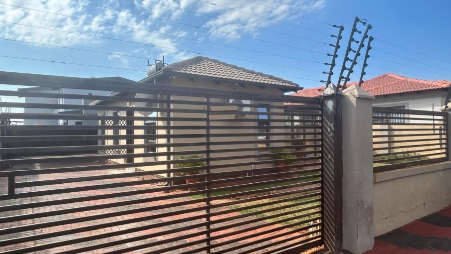 3 Bedroom Property for Sale in The Orchards Gauteng