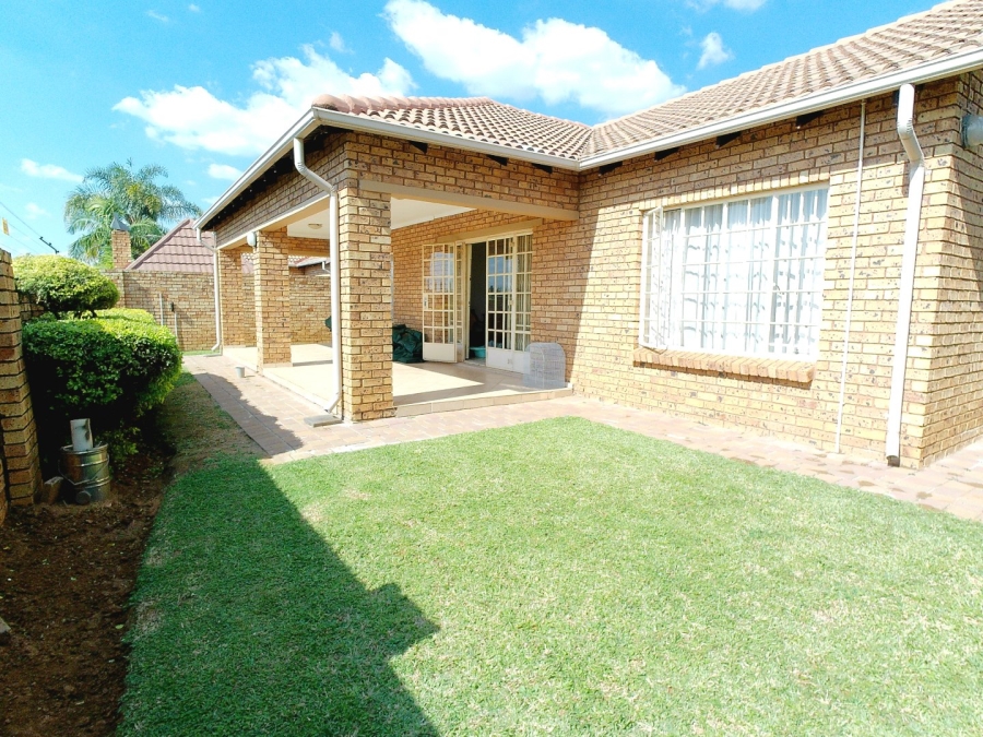 3 Bedroom Property for Sale in Theresa Park Gauteng