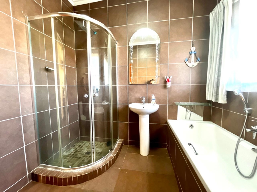 3 Bedroom Property for Sale in Sunnyridge Gauteng