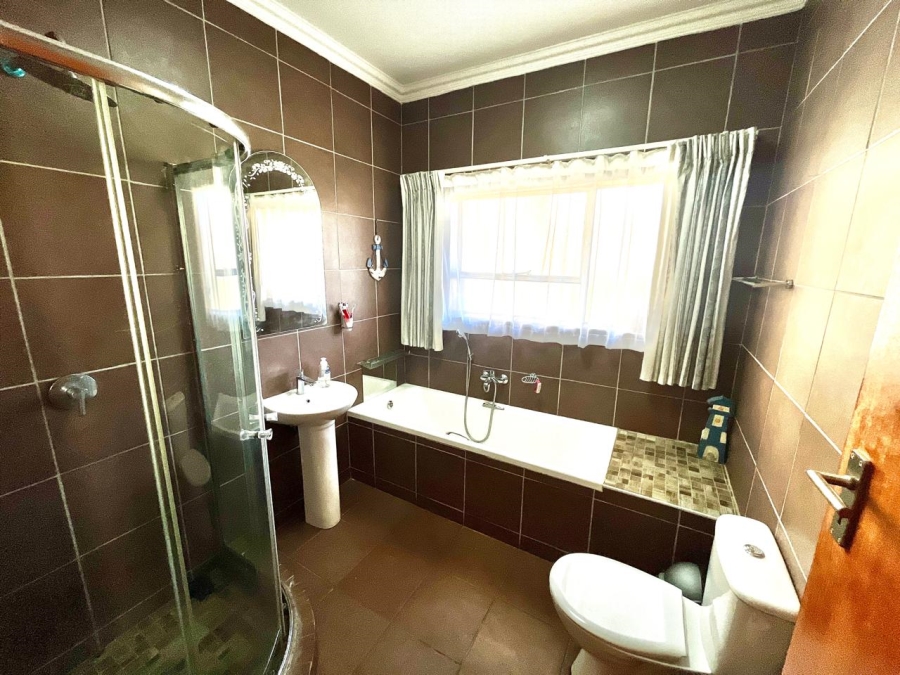 3 Bedroom Property for Sale in Sunnyridge Gauteng