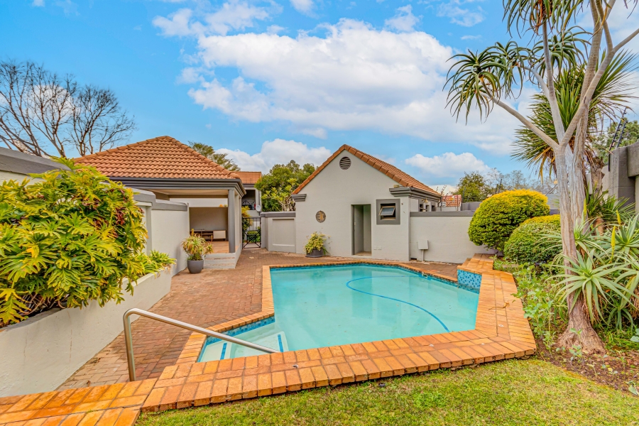 2 Bedroom Property for Sale in Bryanston Gauteng