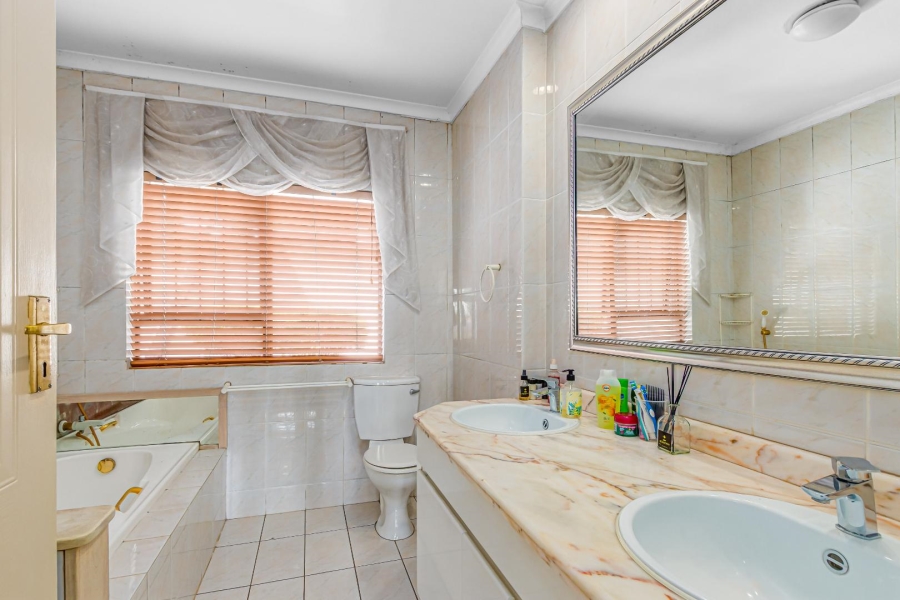 3 Bedroom Property for Sale in Edenburg Gauteng