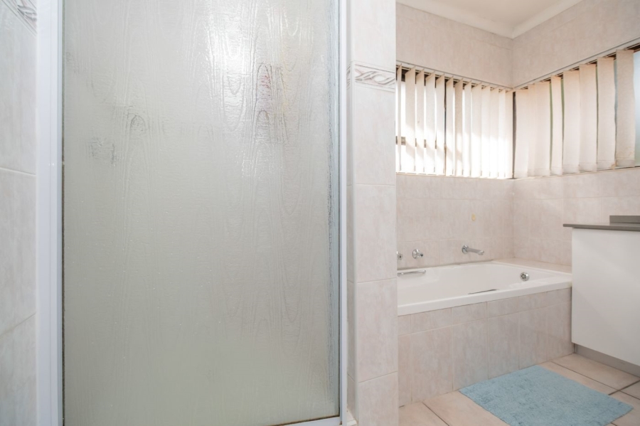 3 Bedroom Property for Sale in Sunninghill Gauteng