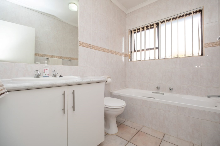 3 Bedroom Property for Sale in Sunninghill Gauteng