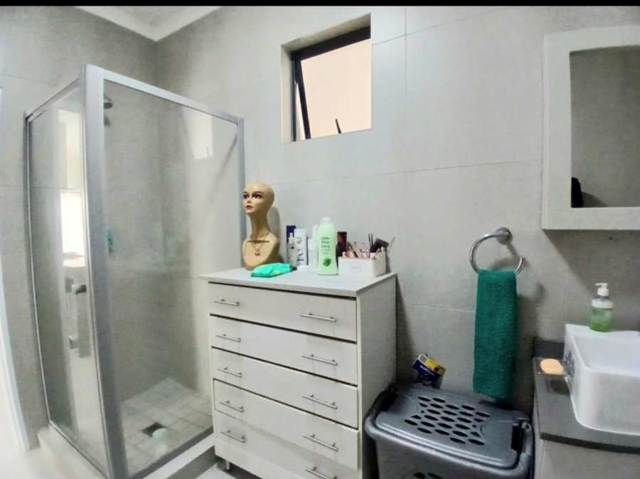1 Bedroom Property for Sale in Carlswald Gauteng