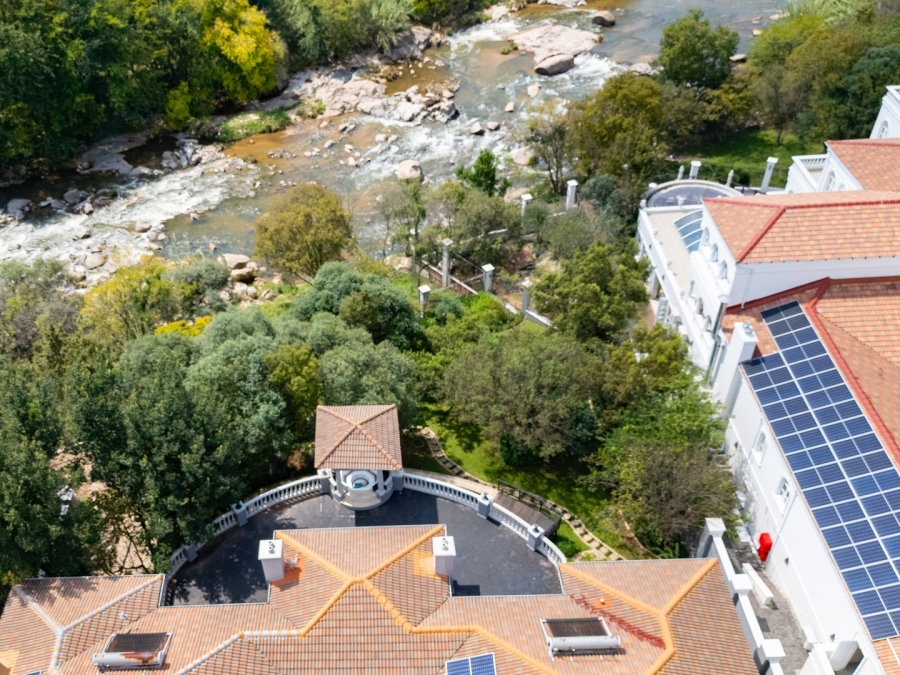 6 Bedroom Property for Sale in Beverley Gauteng