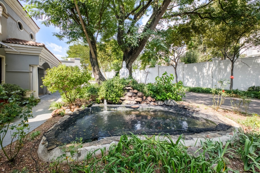 6 Bedroom Property for Sale in Beverley Gauteng