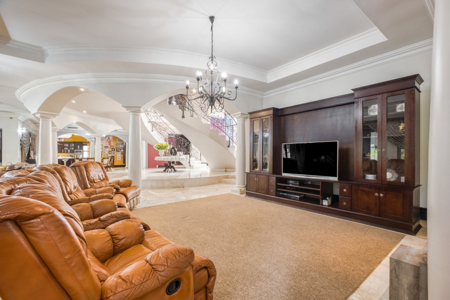 6 Bedroom Property for Sale in Beverley Gauteng