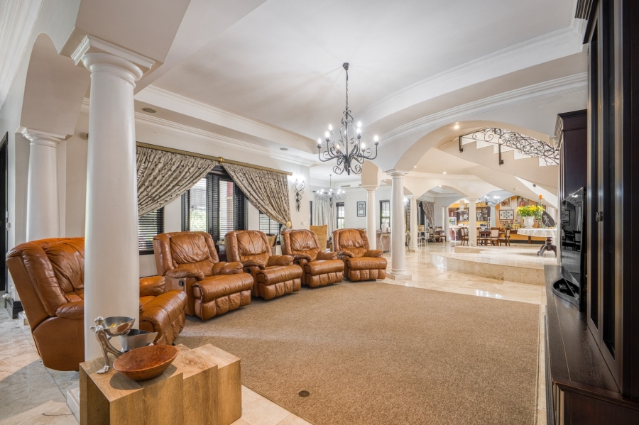 6 Bedroom Property for Sale in Beverley Gauteng